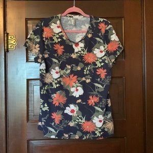 Slightly asian looking floral print tee from Banana Republic.